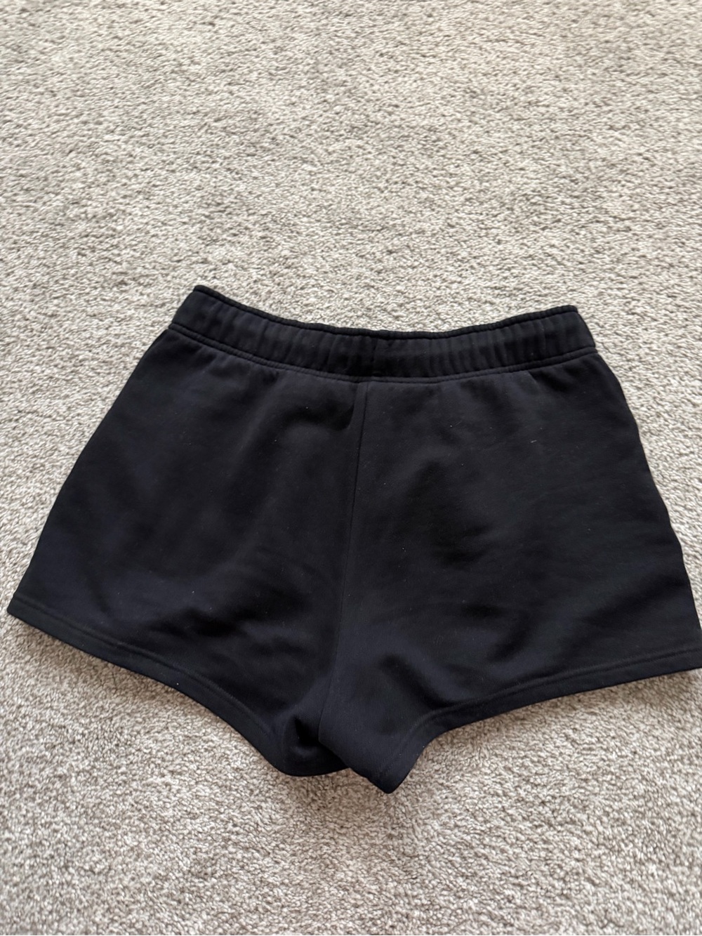 Alo Accolade Short in Black - Picture 4 of 7